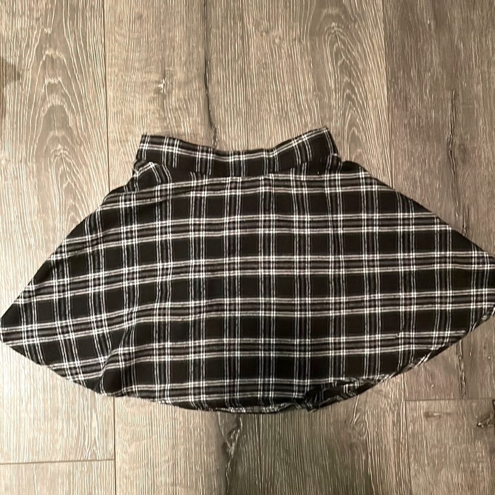 Black plaid size 0 skater skirt